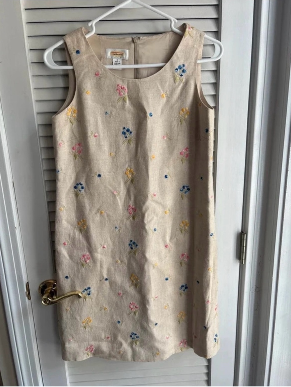 Women’s Petite Cream Embroidered Floral Shift Dress